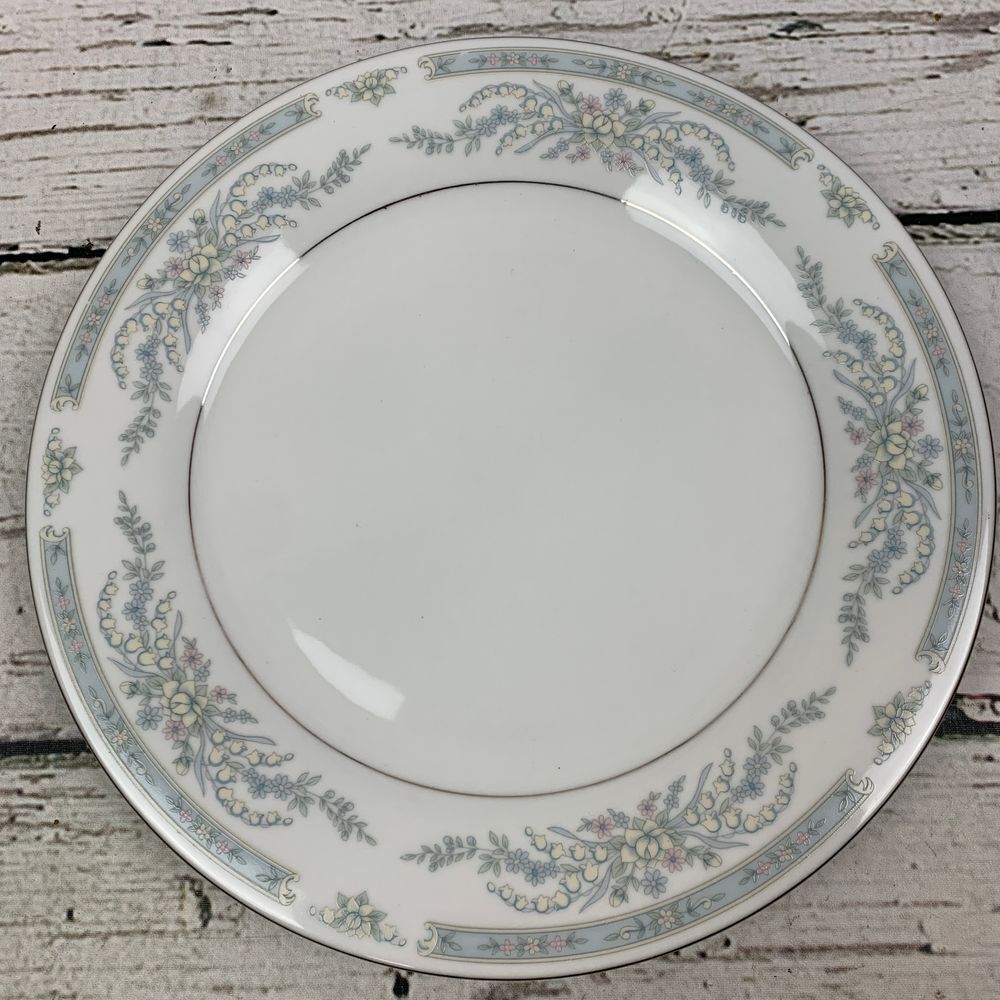 Jian Shiang Crown Ming Fine China Diana‎ Pattern Silver Rim Dinner Plate 10 ¼"